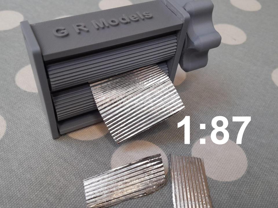 Corrugated iron maker for Model Railways / Diarama (3.5mm scale, 1:87, H0 gauge)