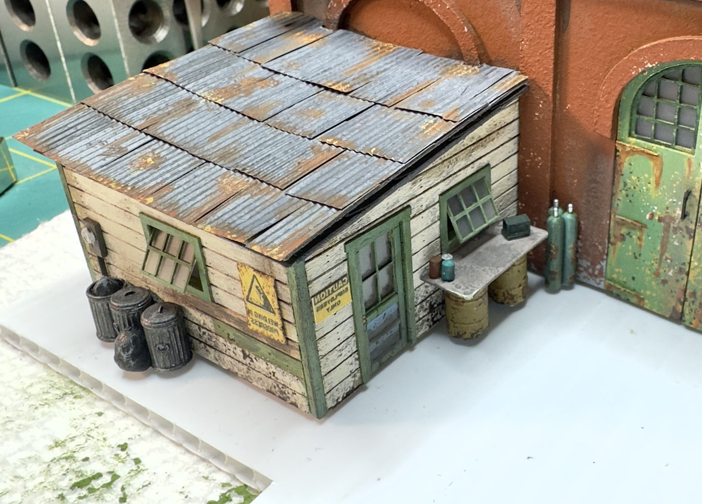 Corrugated iron maker for Model Railways / Diarama (4mm scale, 1:76, 00 gauge)